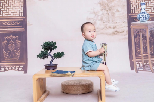萍乡宝宝眼睛肿是什么原因